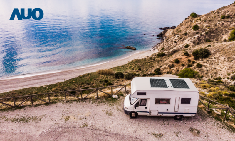 「可撓輕量化太陽光電板SunCurva」使用輕量特殊耐候型複合板取代傳統太陽能板的玻璃前板，不僅降低70%重量，每米平方僅3Kg；具有抗衝擊性能及通過電磁相容性測試，可應用於交通運輸工具，如露營車、遊艇等